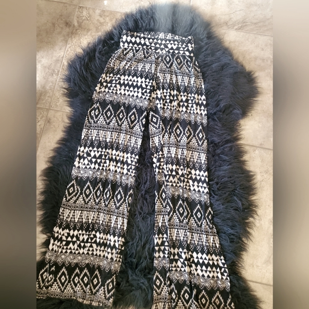 Chic Black and White Patterned Pants by Living doll